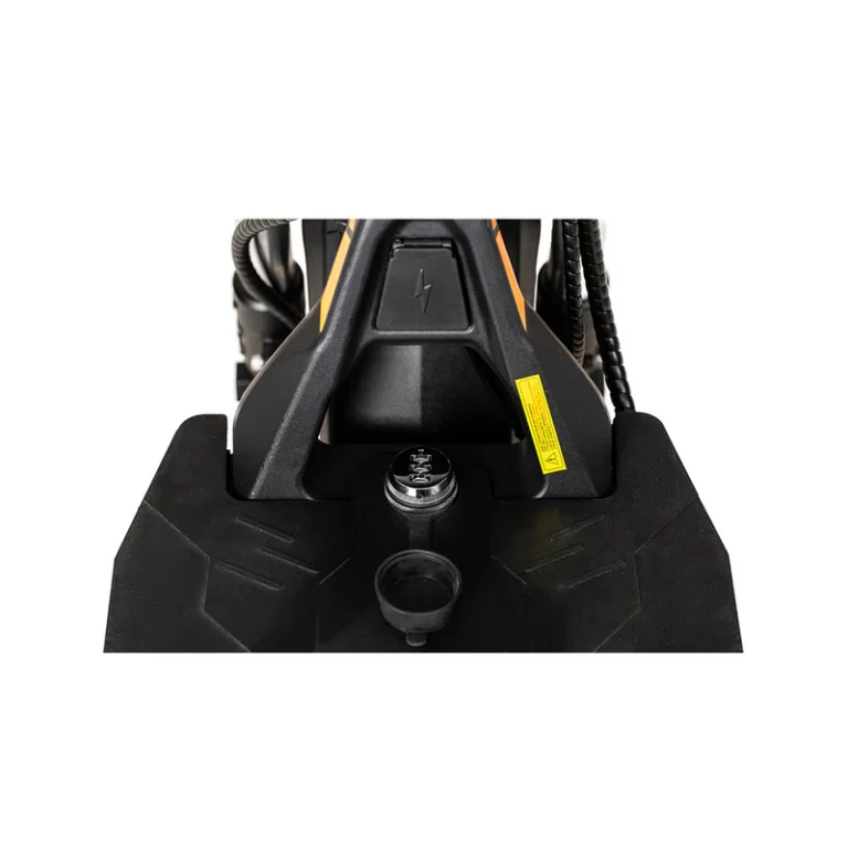 Open charge port on KuKirin G4 Max