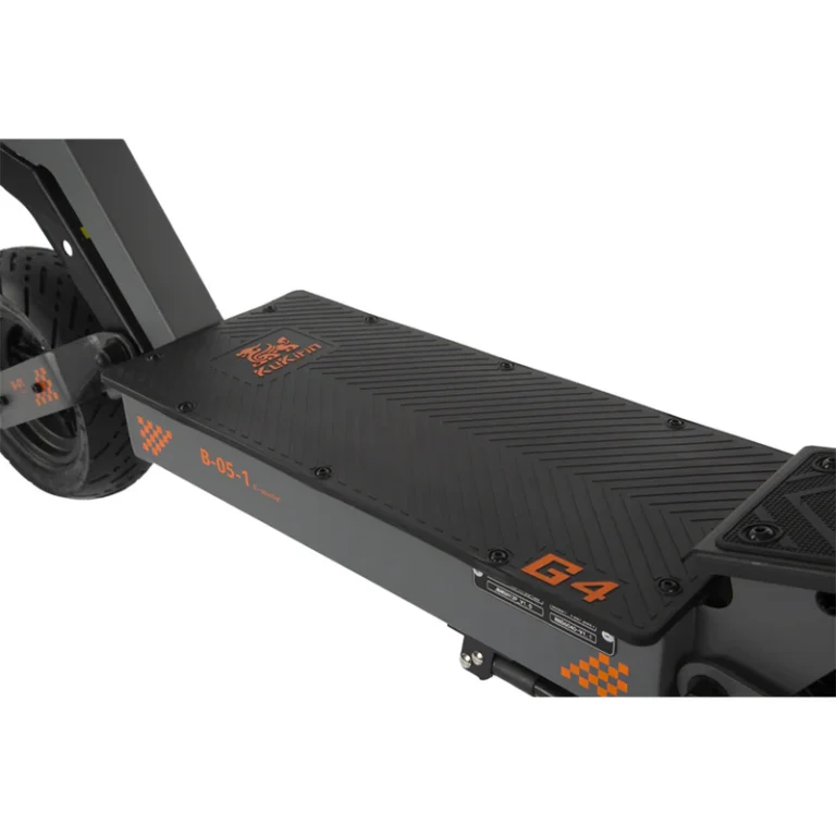 Anti-slip deck of KuKirin G4 electric scooter